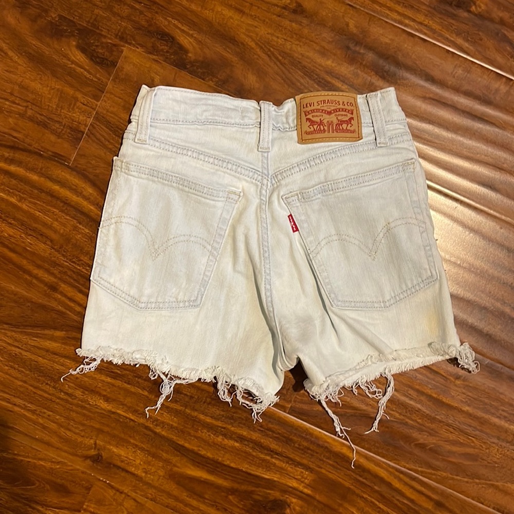 Levi’s Cut-Off Shorts